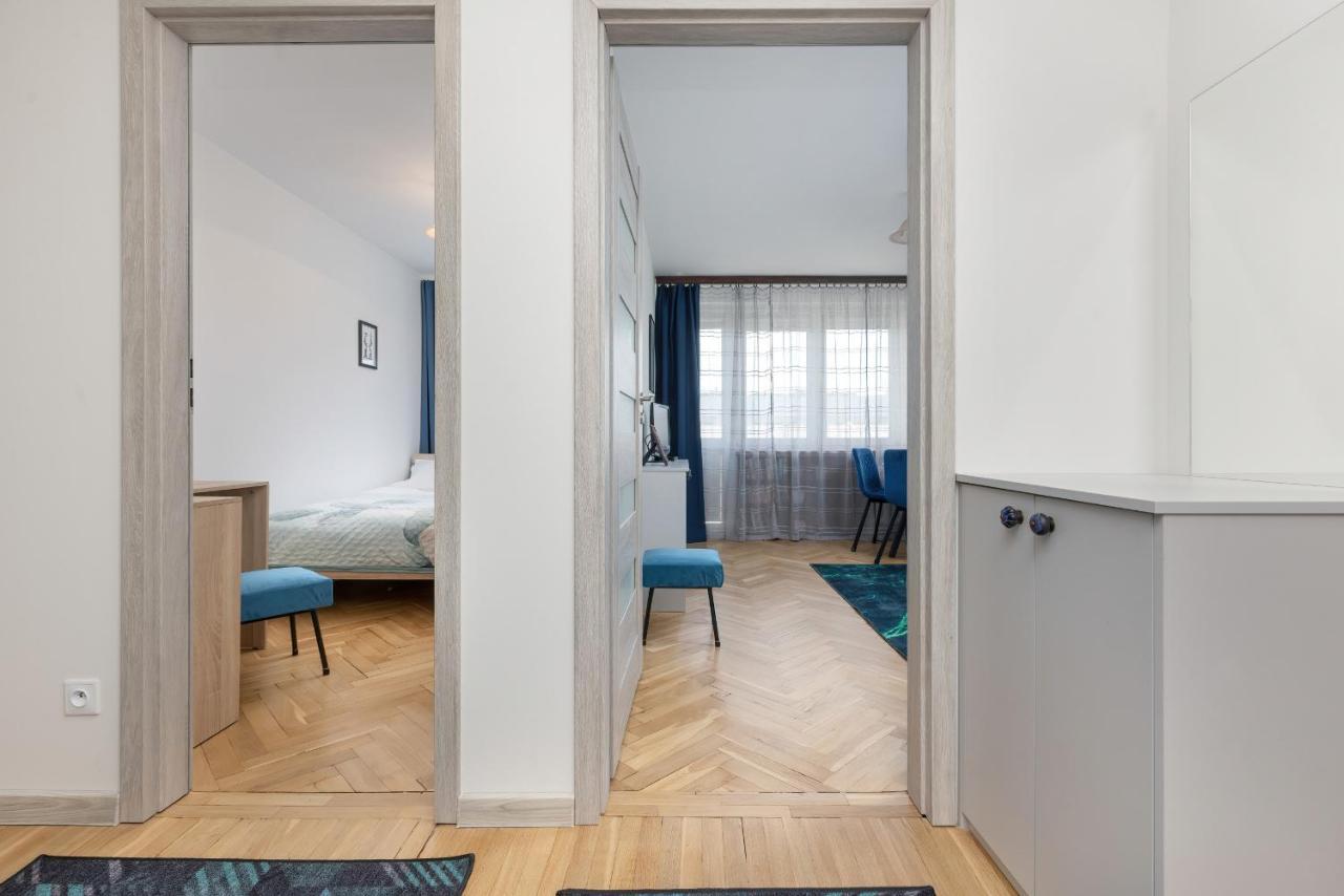 Cozy And Comfortable Wola Apartment By Noclegi Renters Varşova Dış mekan fotoğraf