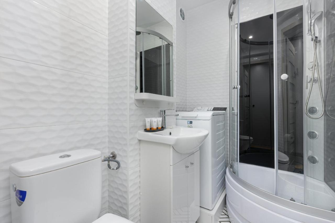 Cozy And Comfortable Wola Apartment By Noclegi Renters Varşova Dış mekan fotoğraf